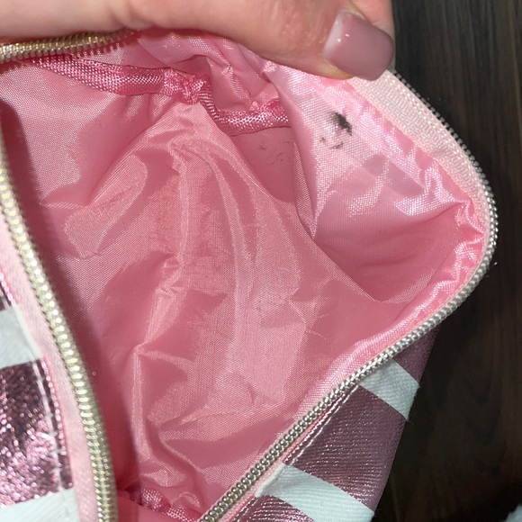 Victoria’s Secret makeup case - Picture 3 of 5